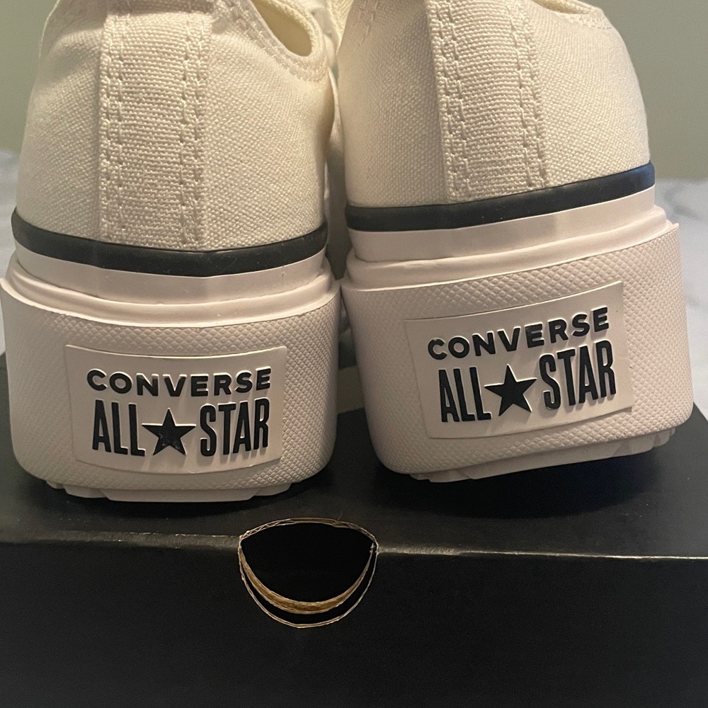 NWOT Converse Lift Double Stack White Canvas Sneakers. Brand new. Never worn - Picture 3 of 5